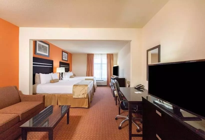 هتل La Quinta Inn & Suites By Wyndham Tulsa Midtown