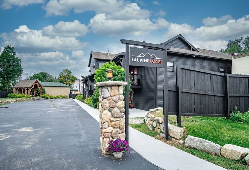 Мотель The Alpine Lodge