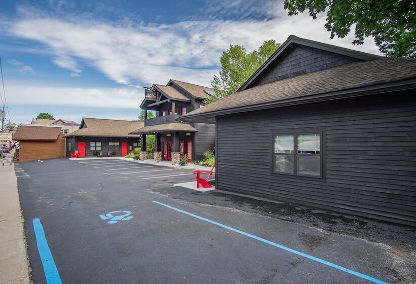 Мотель The Alpine Lodge