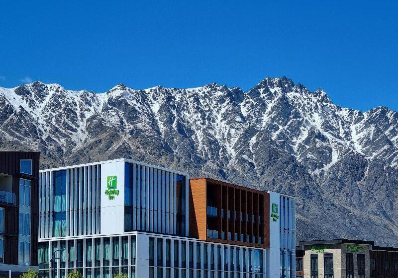 בית מלון כפרי Holiday Inn Queenstown Remarkables Park