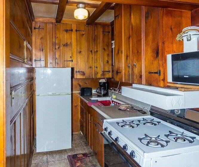 Apple Creek Cottages