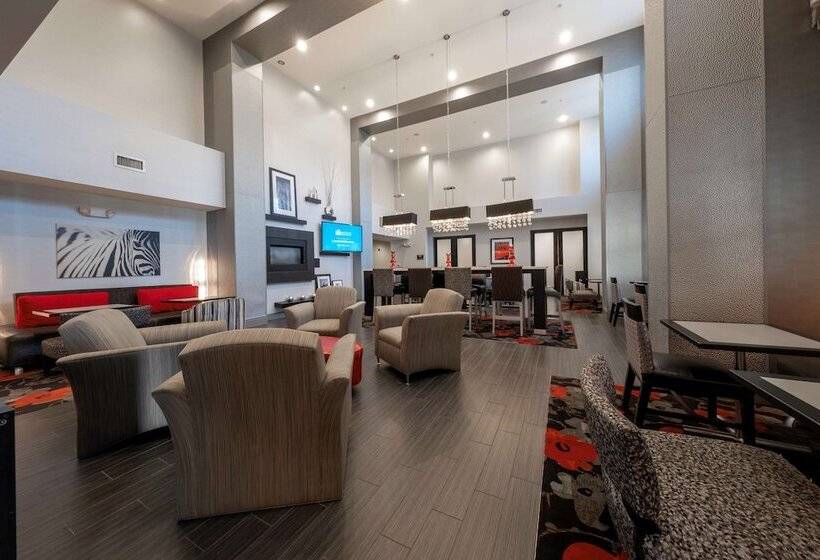 Hampton Inn & Suites Dupont