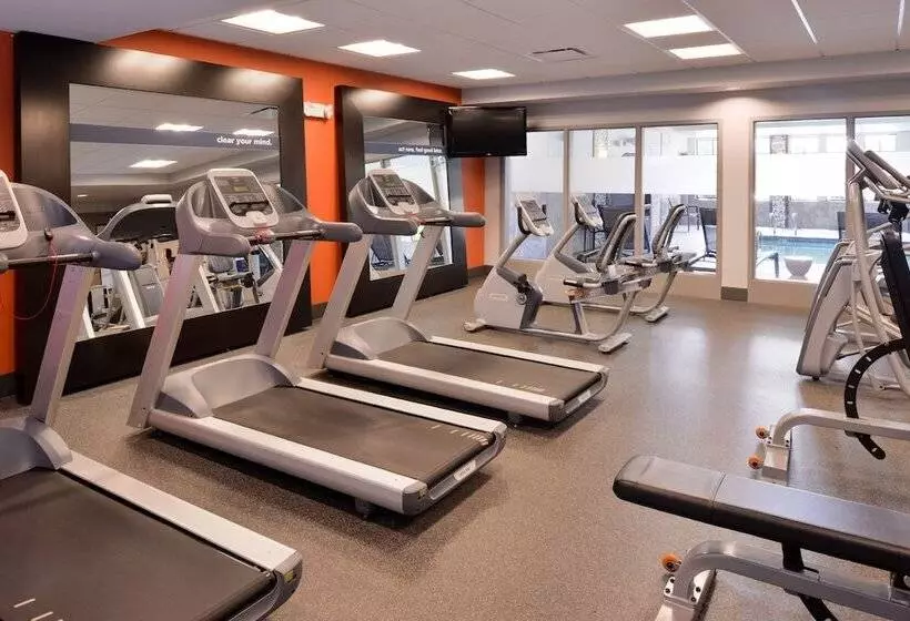 Hampton Inn & Suites Dupont