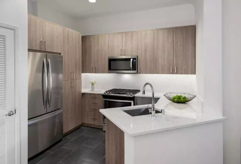 בית מלון כפרי Aka Beverly Hills