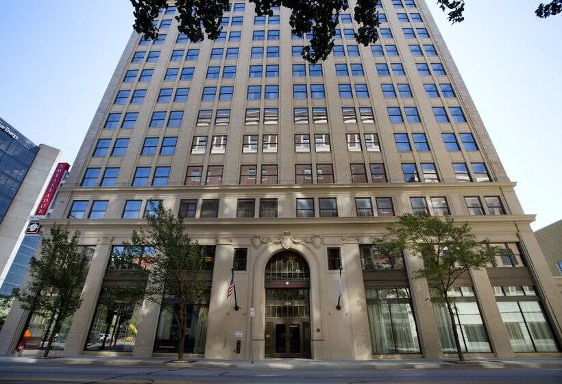 Ambassador Hotel Wichita, Autograph Collection