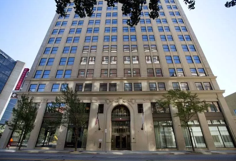 Ambassador Hotel Wichita, Autograph Collection