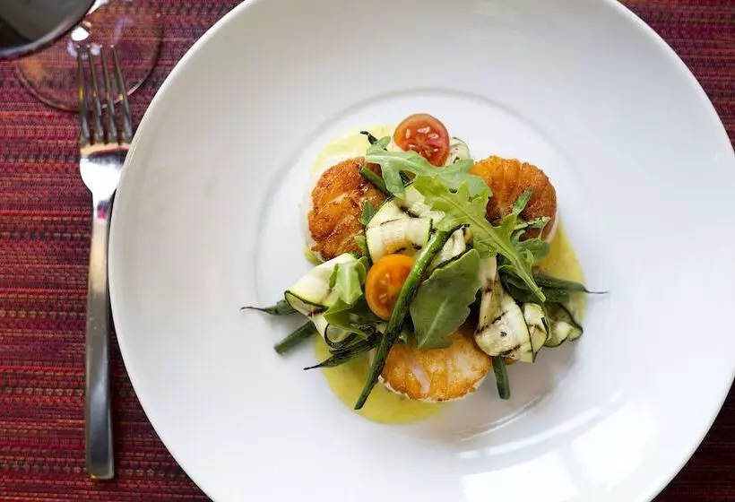 Ambassador Hotel Wichita, Autograph Collection