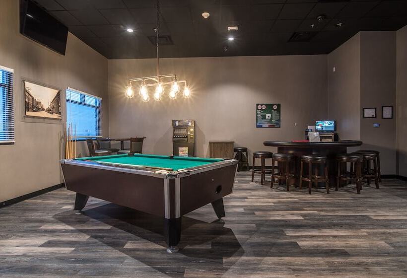 فندق Astoria Extended Stay & Event Center