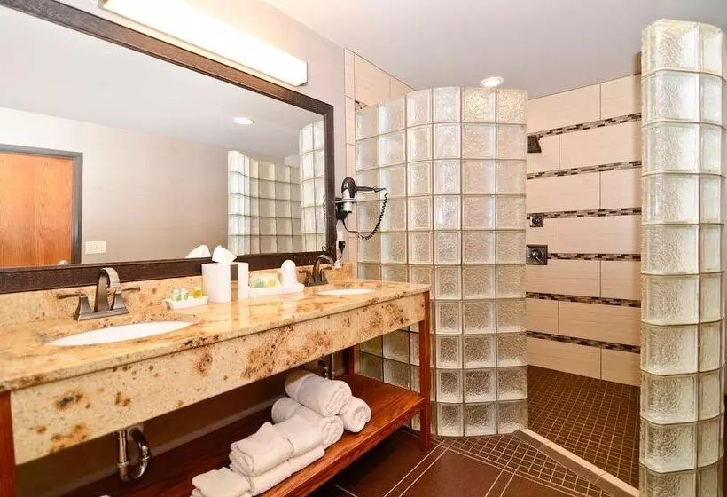 فندق Astoria Extended Stay & Event Center