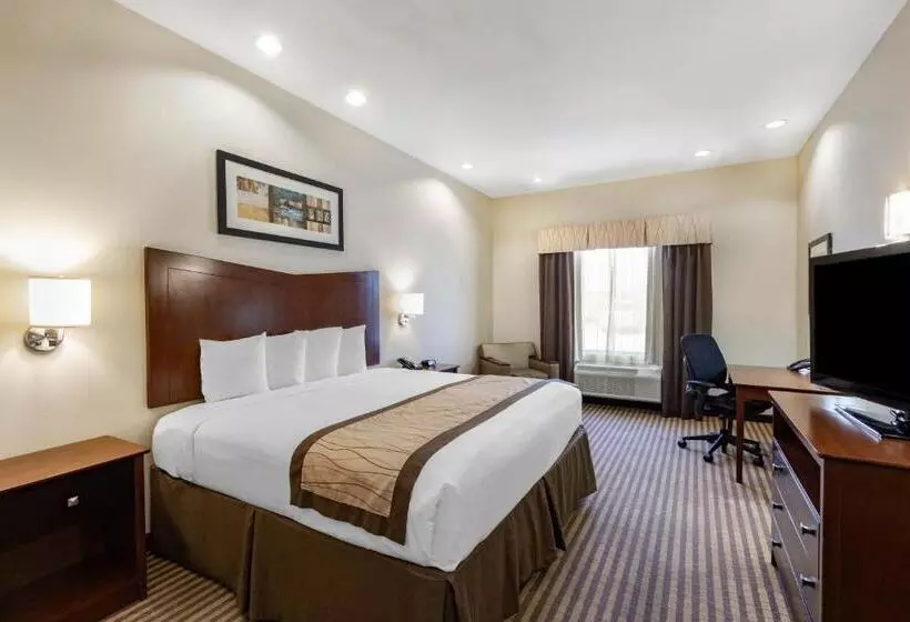 Отель Baymont By Wyndham Victoria