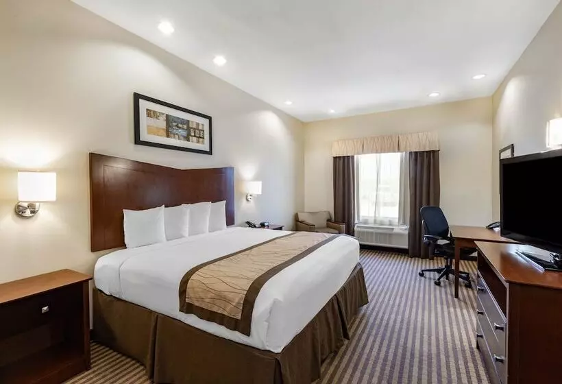 Отель Baymont By Wyndham Victoria