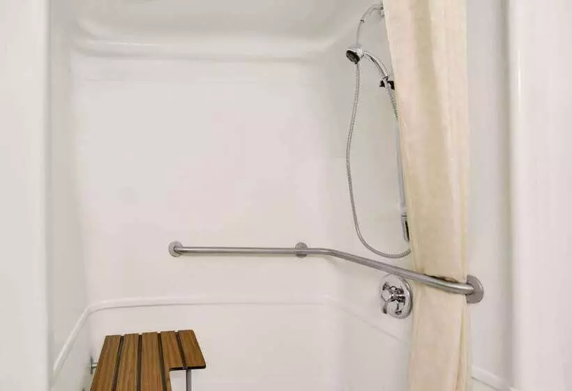 Hotel Howard Johnson By Wyndham Tifton Ga I 75