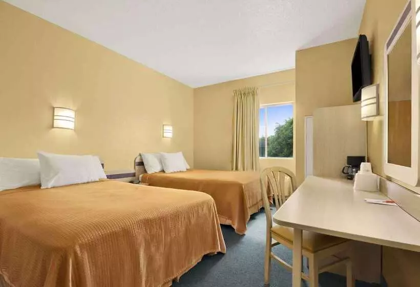 Hotel Howard Johnson By Wyndham Tifton Ga I 75