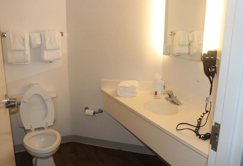 ホテル Howard Johnson By Wyndham Tifton Ga I 75