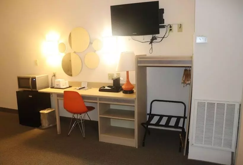 Hotel Howard Johnson By Wyndham Tifton Ga I 75