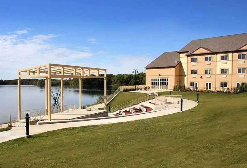 Lakeside Hotel Casino