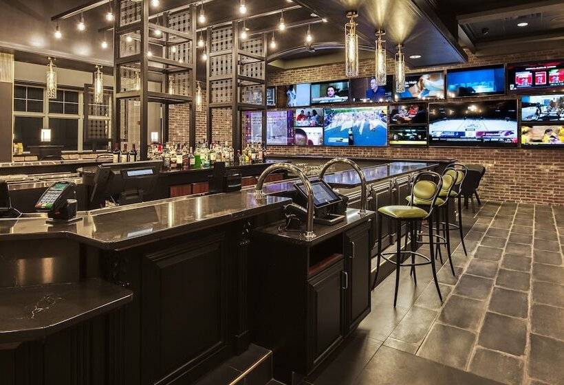 Lakeside Hotel Casino