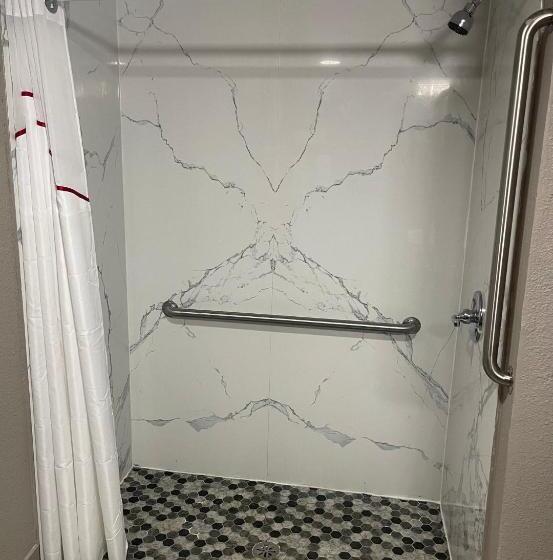 فندق Red Roof Inn & Suites Brunswick I95