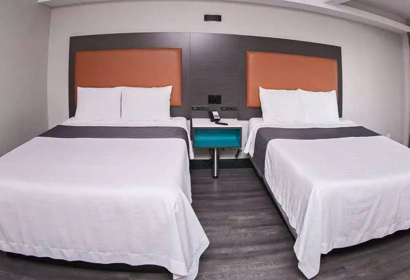 בית מלון כפרי Rodeway Inn South Gate Los Angeles South