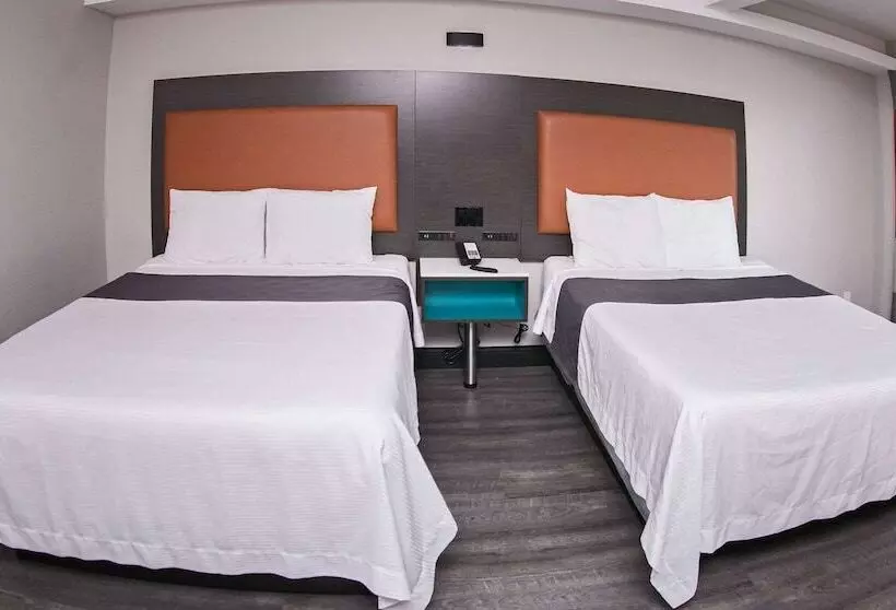 בית מלון כפרי Rodeway Inn South Gate Los Angeles South