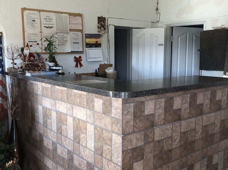 مُتل Economy Inn