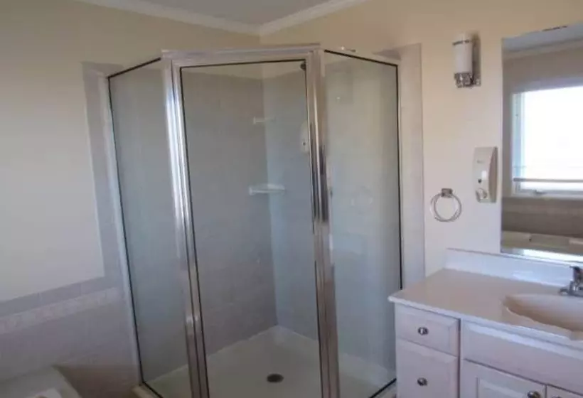 Мотель Fin  N Feather Waterside Inn By Kees Vacations