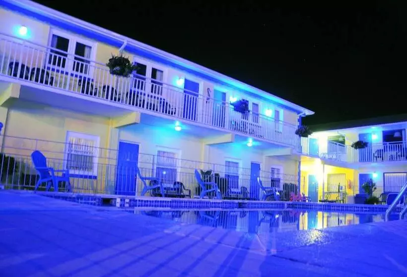 モーテル Nantucket Inn & Suites