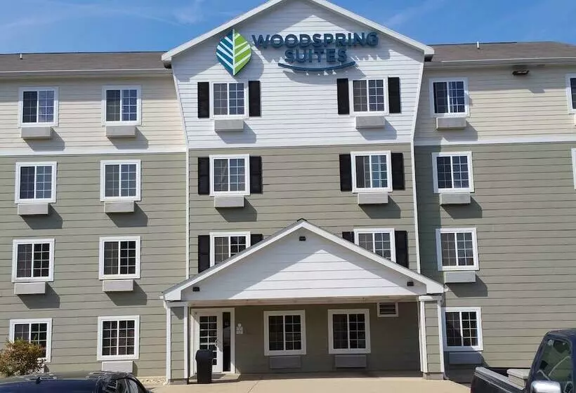Woodspring Suites Williston