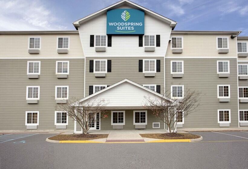 Woodspring Suites Williston