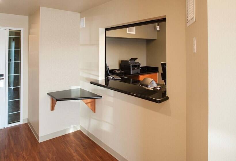 Woodspring Suites Williston