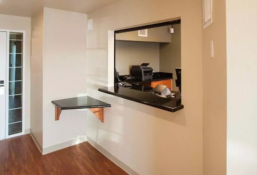 Woodspring Suites Williston