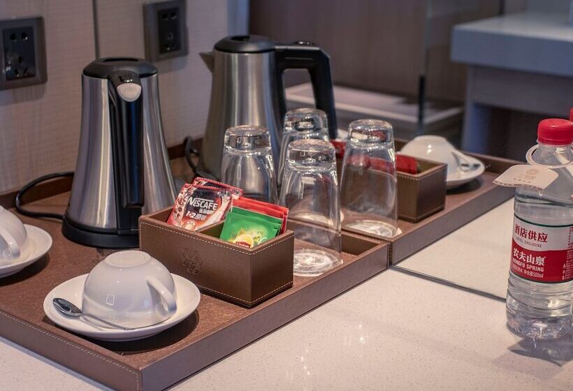 Shundi Shy Hotel Jinshan Lake Zhenjiang