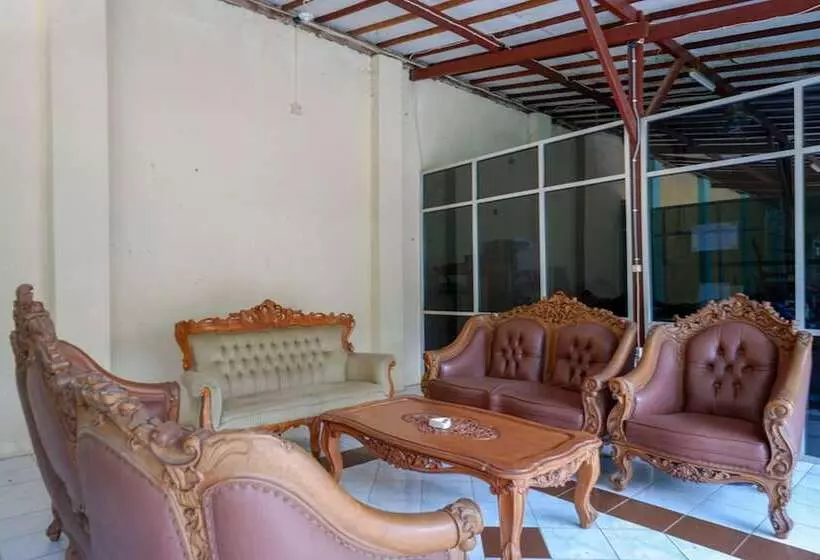 Majatalo Reddoorz Syariah Near Sekuro Beach Jepara