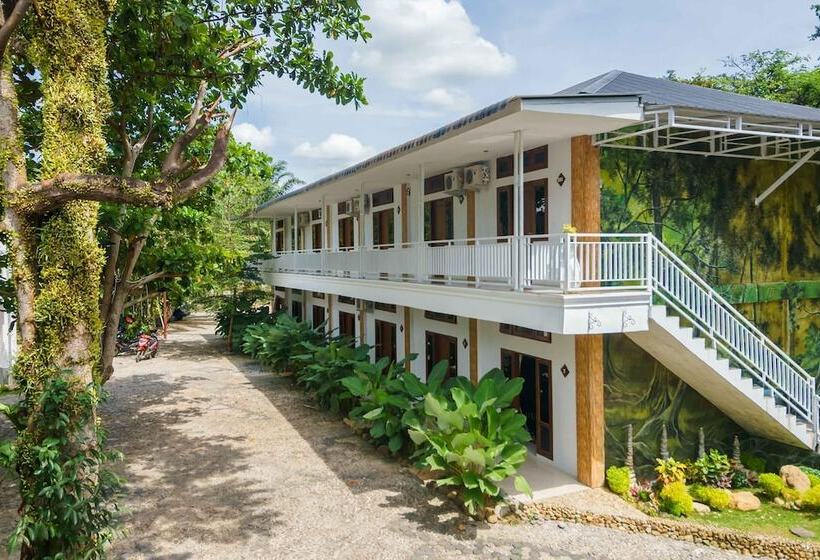 پانسیون Reddoorz Premium @ The Heritage Bukit Lawang