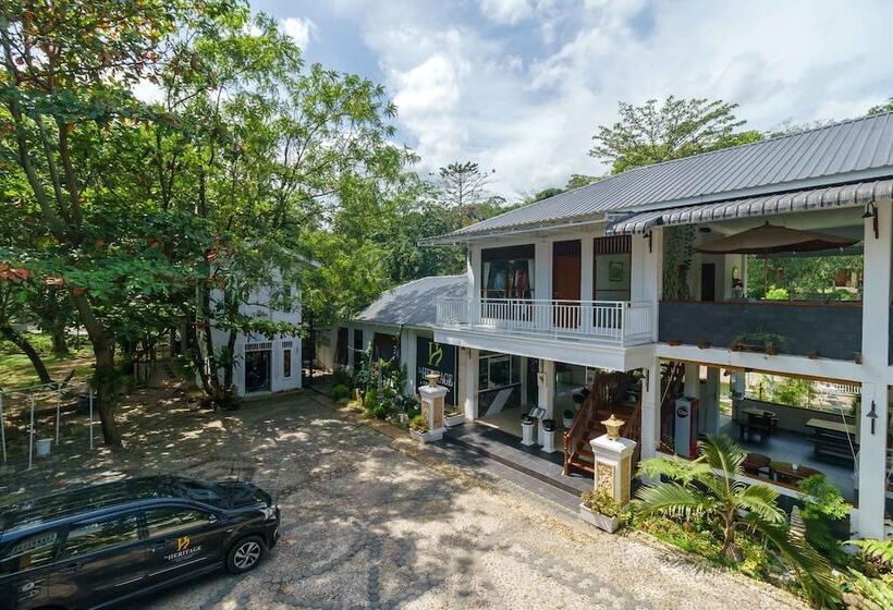 پانسیون Reddoorz Premium @ The Heritage Bukit Lawang