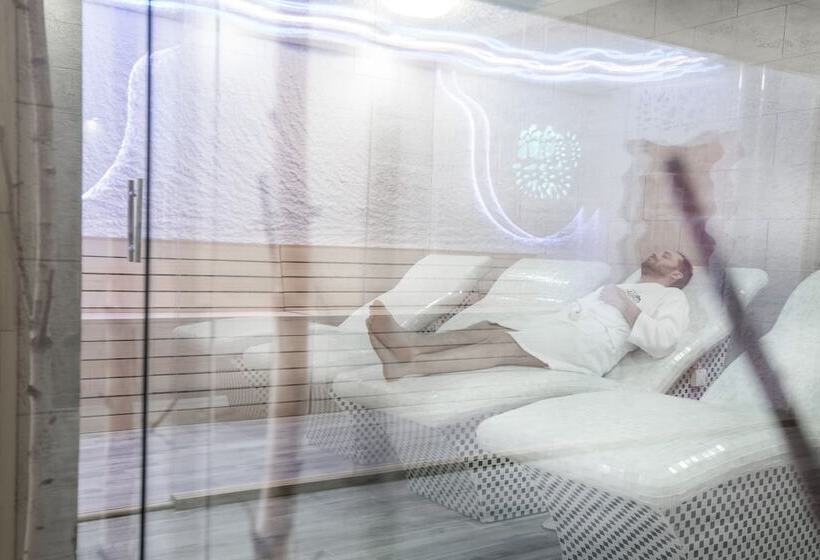 Sky Cabin Apartments