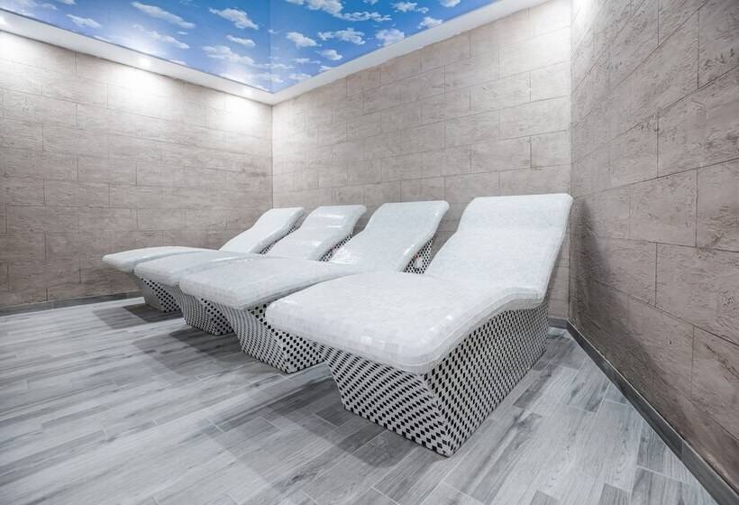 Sky Cabin Apartments