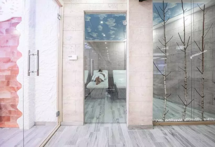 Sky Cabin Apartments