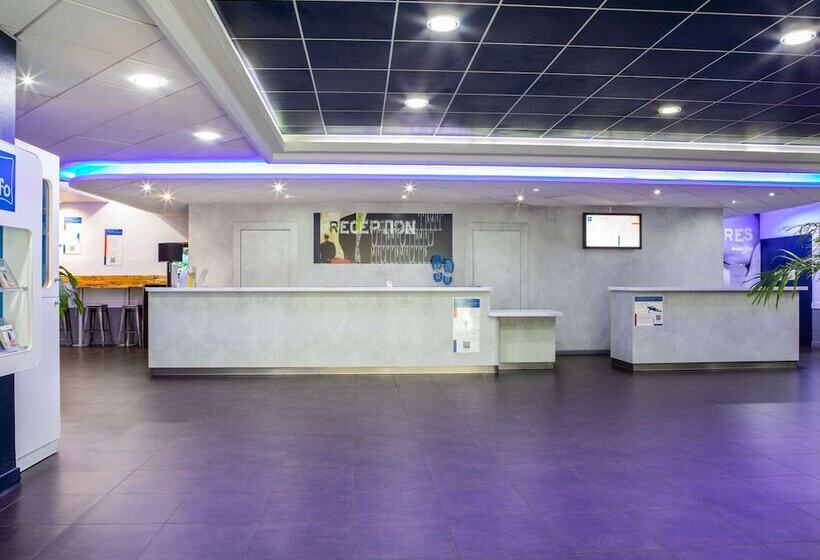 هتل Ibis Budget Paris Porte De Montmartre