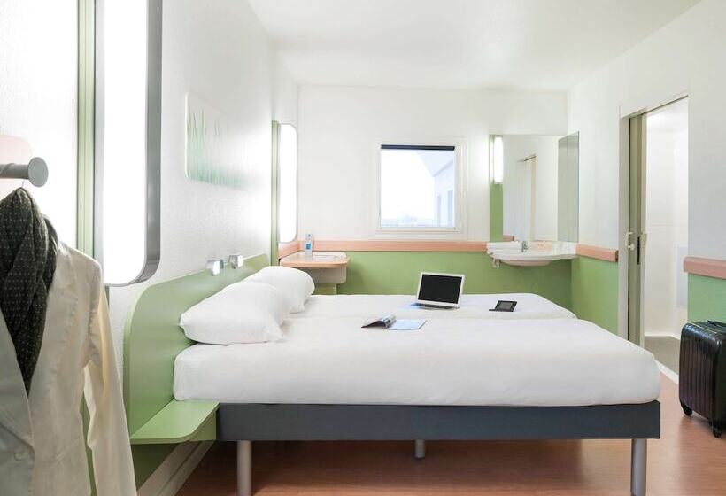 هتل Ibis Budget Paris Porte De Montmartre