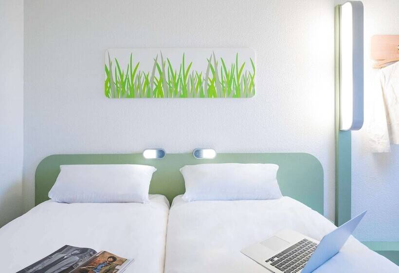 هتل Ibis Budget Paris Porte De Montmartre