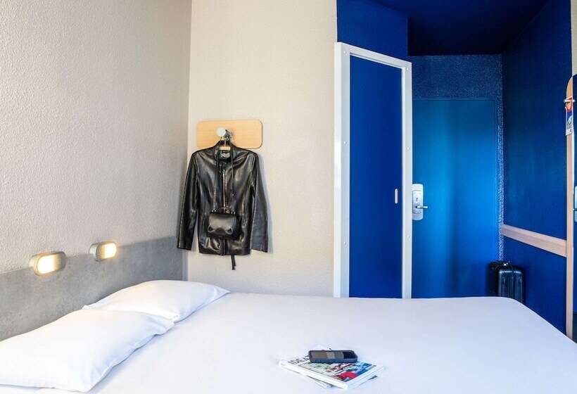 هتل Ibis Budget Paris Porte De Montmartre