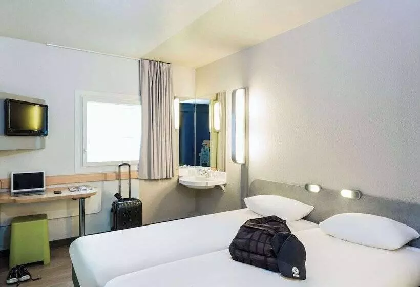 هتل Ibis Budget Paris Porte De Montmartre