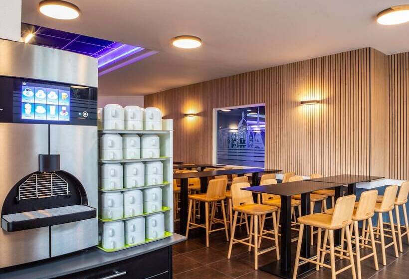 هتل Ibis Budget Paris Porte De Montmartre