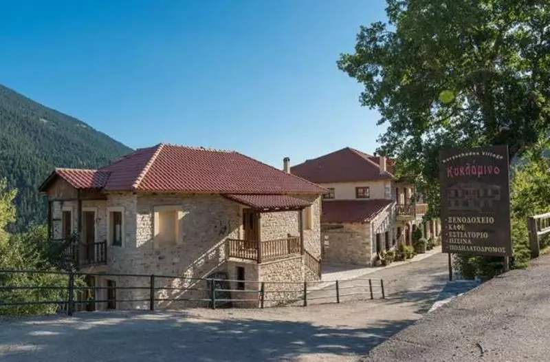 酒店 Koryshades Village