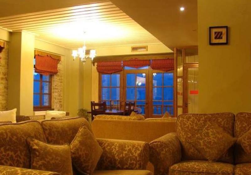 ホテル Koryshades Village