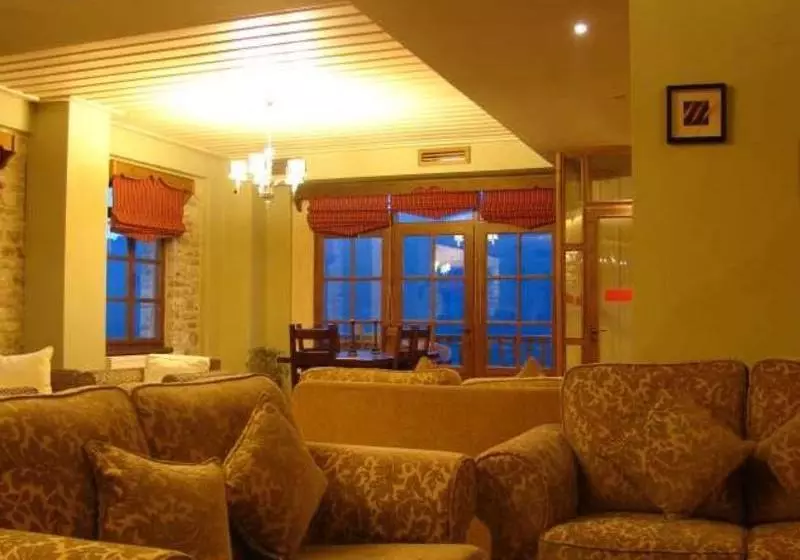 酒店 Koryshades Village