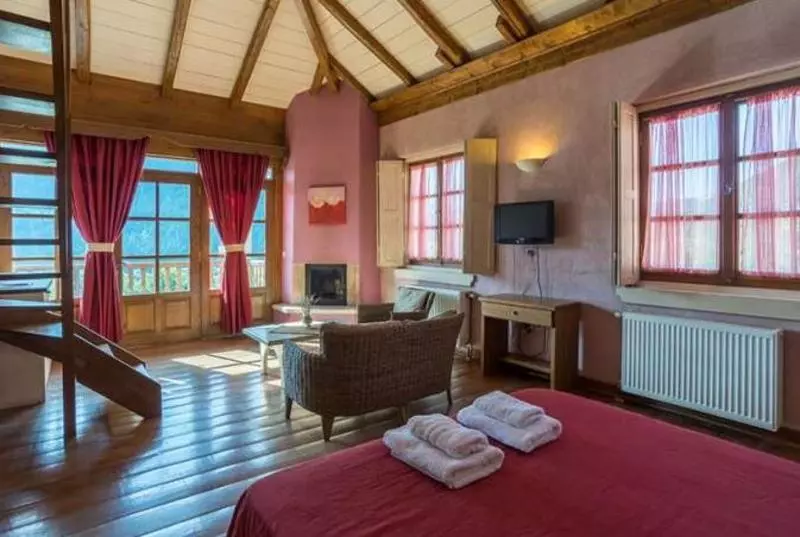 酒店 Koryshades Village