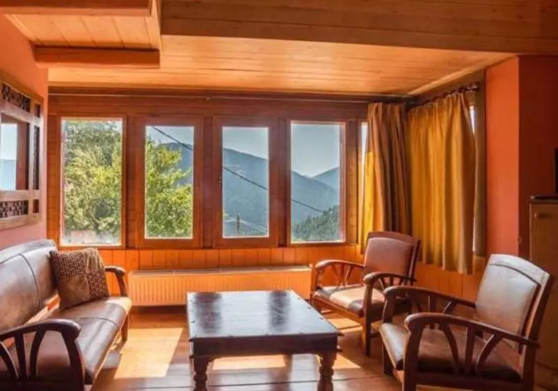 酒店 Koryshades Village