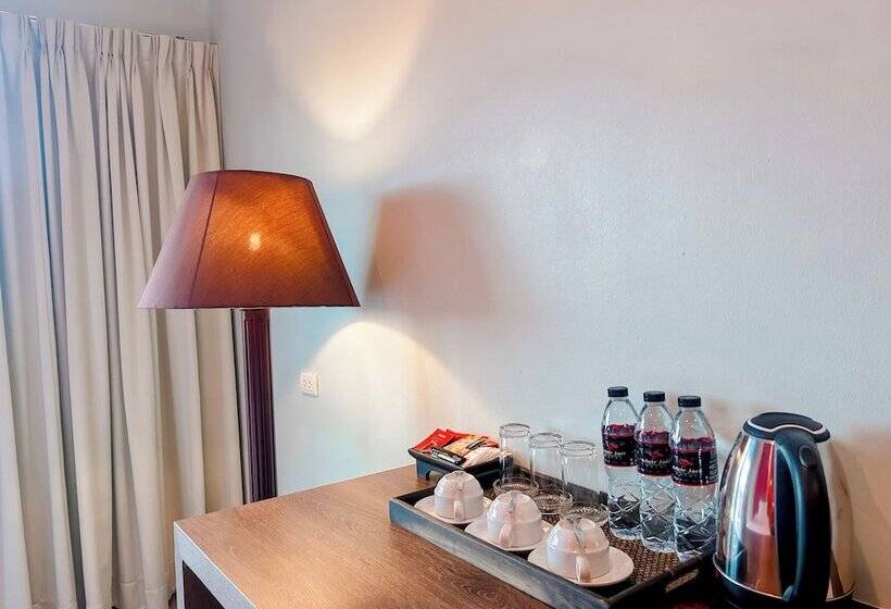 Meir Jarr Hotel Patong